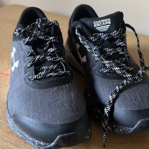 Women’s Under Armour Charged Escape tennis shoes. Size 8